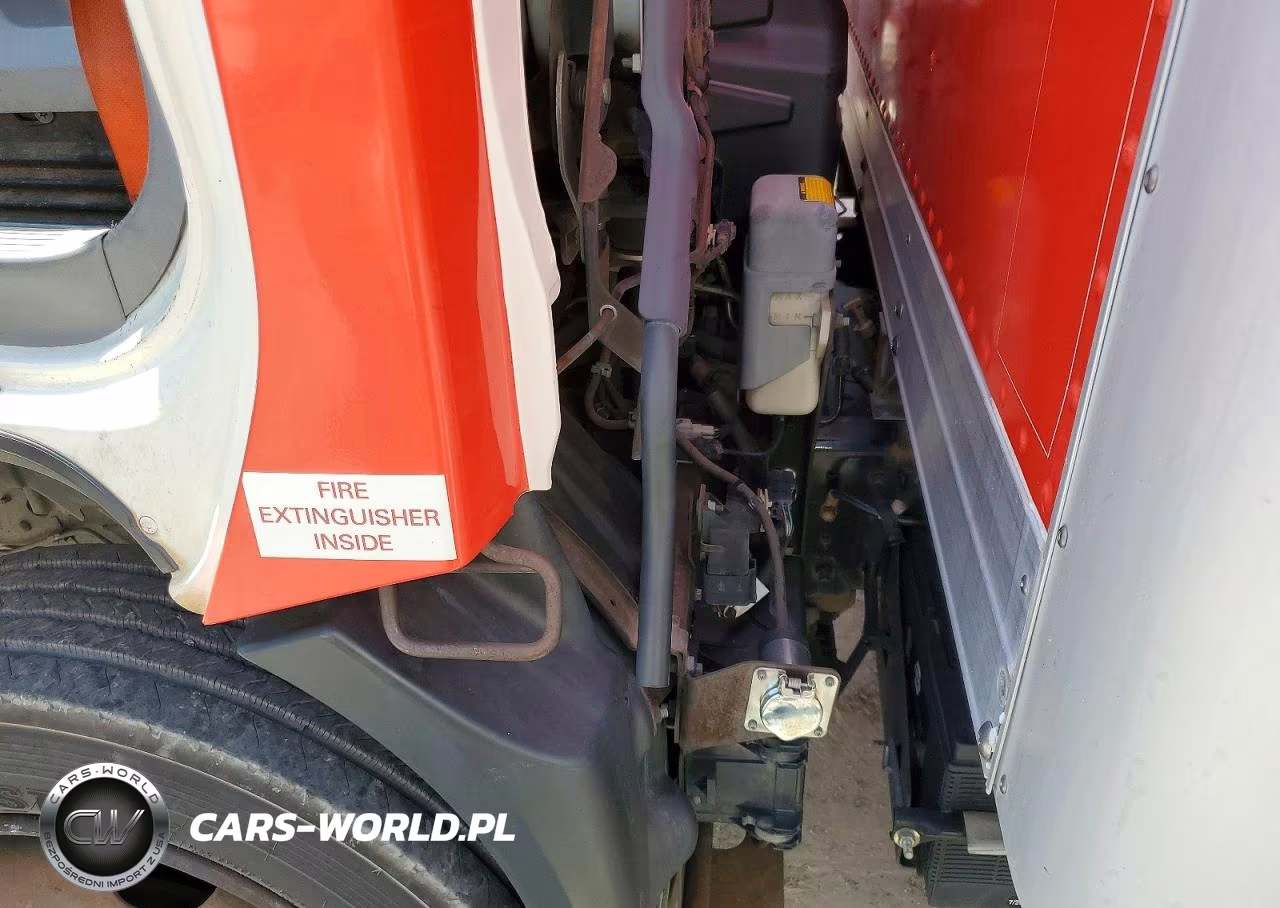 2017 Hino 195 Box Truck VIN:JHHSDM2HXHK005730 - 12