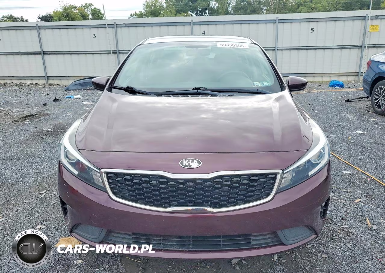 2018 Kia Forte Lx VIN:3KPFK4A77JE259097 - 5