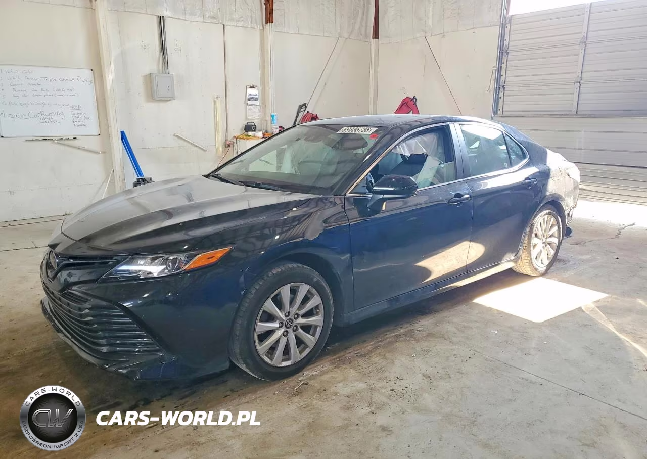 2019 Toyota Camry Le – zdjęcie 1 z 12