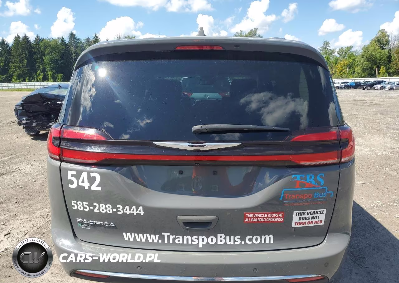 2022 Chrysler Pacifica Touring L VIN:2C4RC1BG9NR142584 - 6