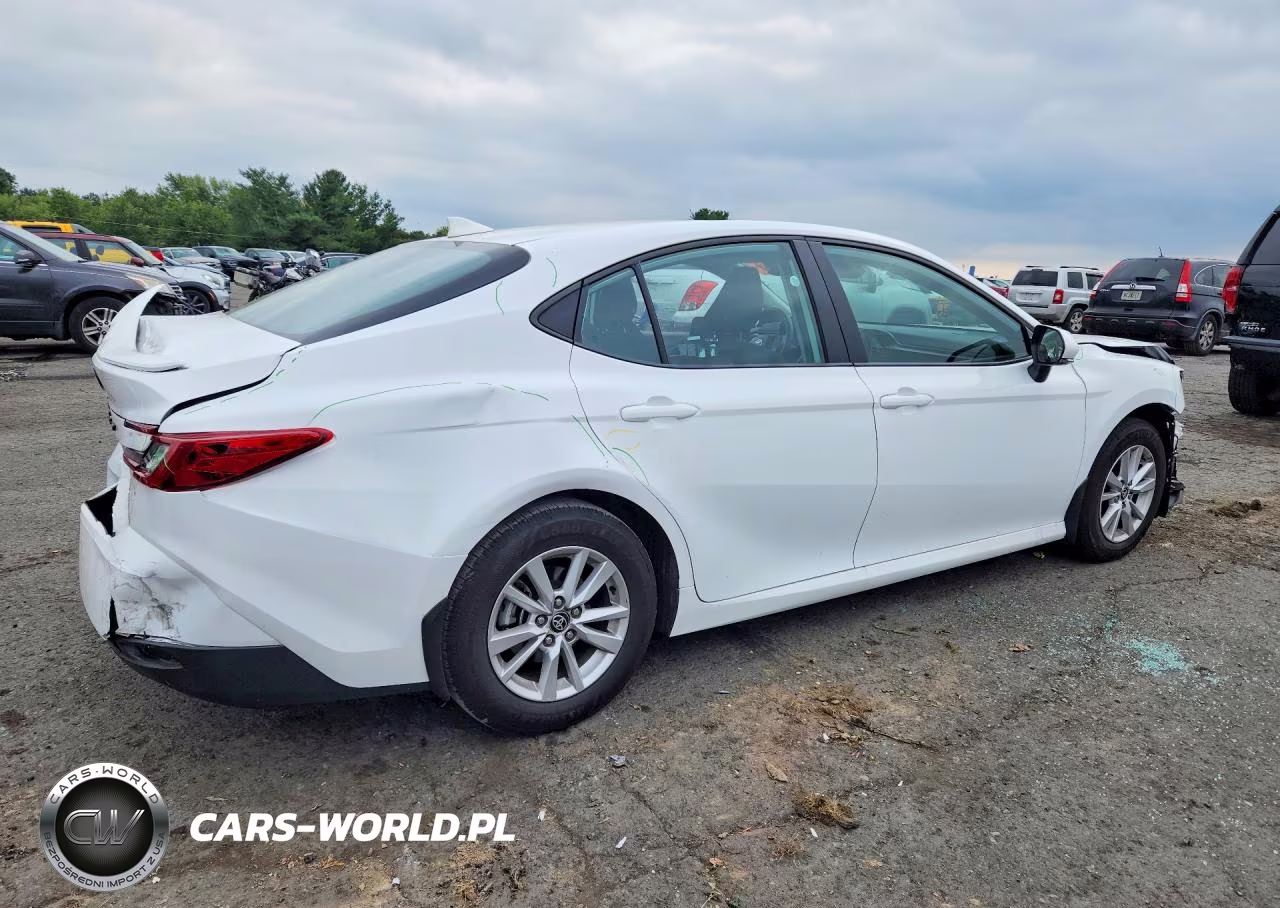 2025 Toyota Camry Le VIN:4T1DAACK3SU616204 - 3