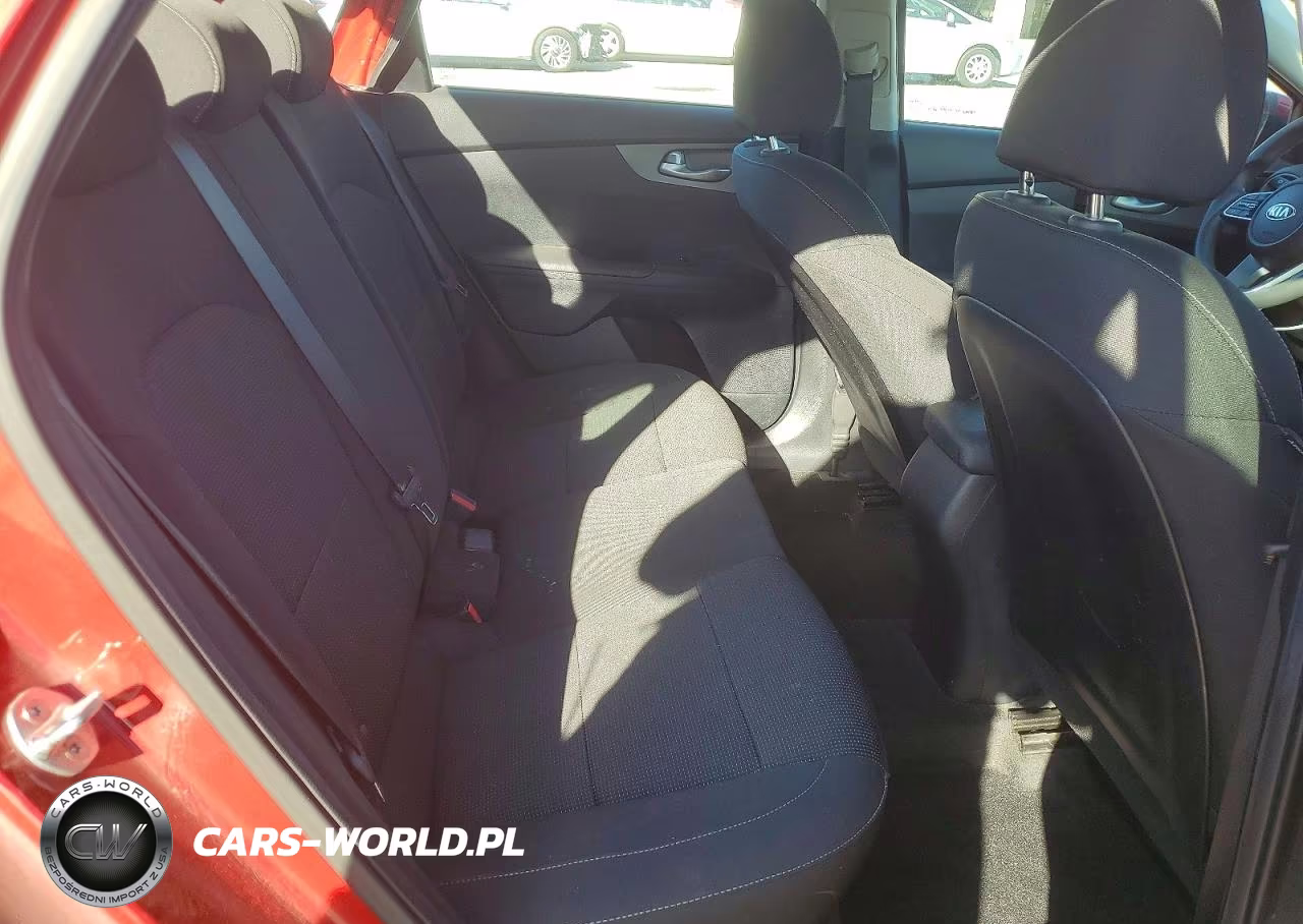 2019 Kia Forte Lxs VIN:3KPF24AD6KE013505 - 10