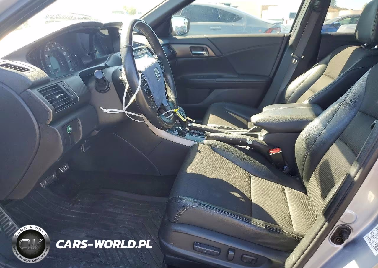 2017 Honda Accord Sport VIN:1HGCR2F57HA137302 - 7