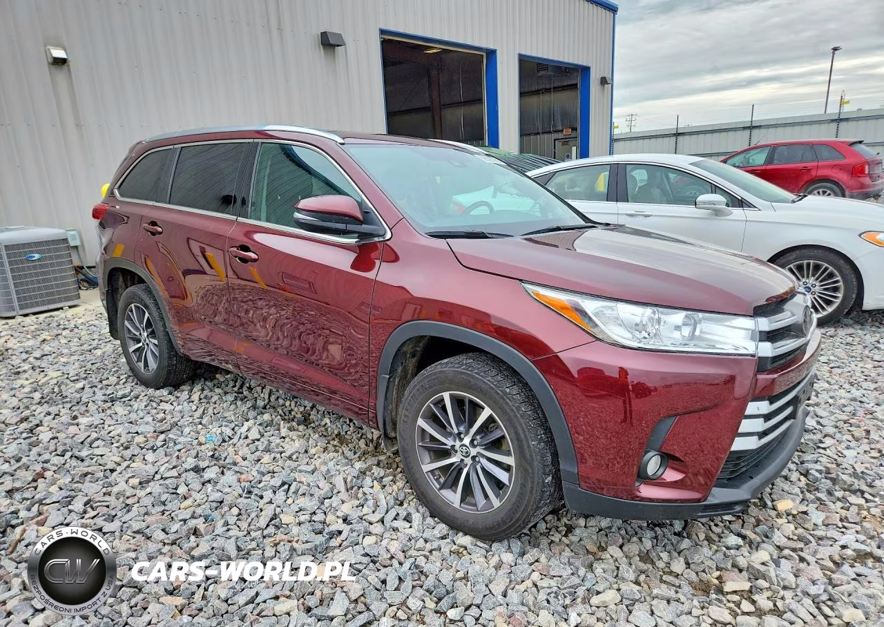 2017 Toyota Highlander Xle VIN:5TDJZRFH5HS425671 - 4