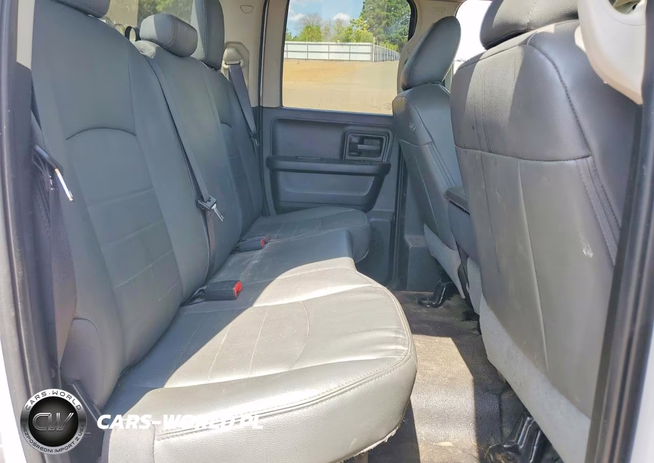 2019 Ram 1500 Classic Tradesman VIN:1C6RR6FG5KS687043 - 10