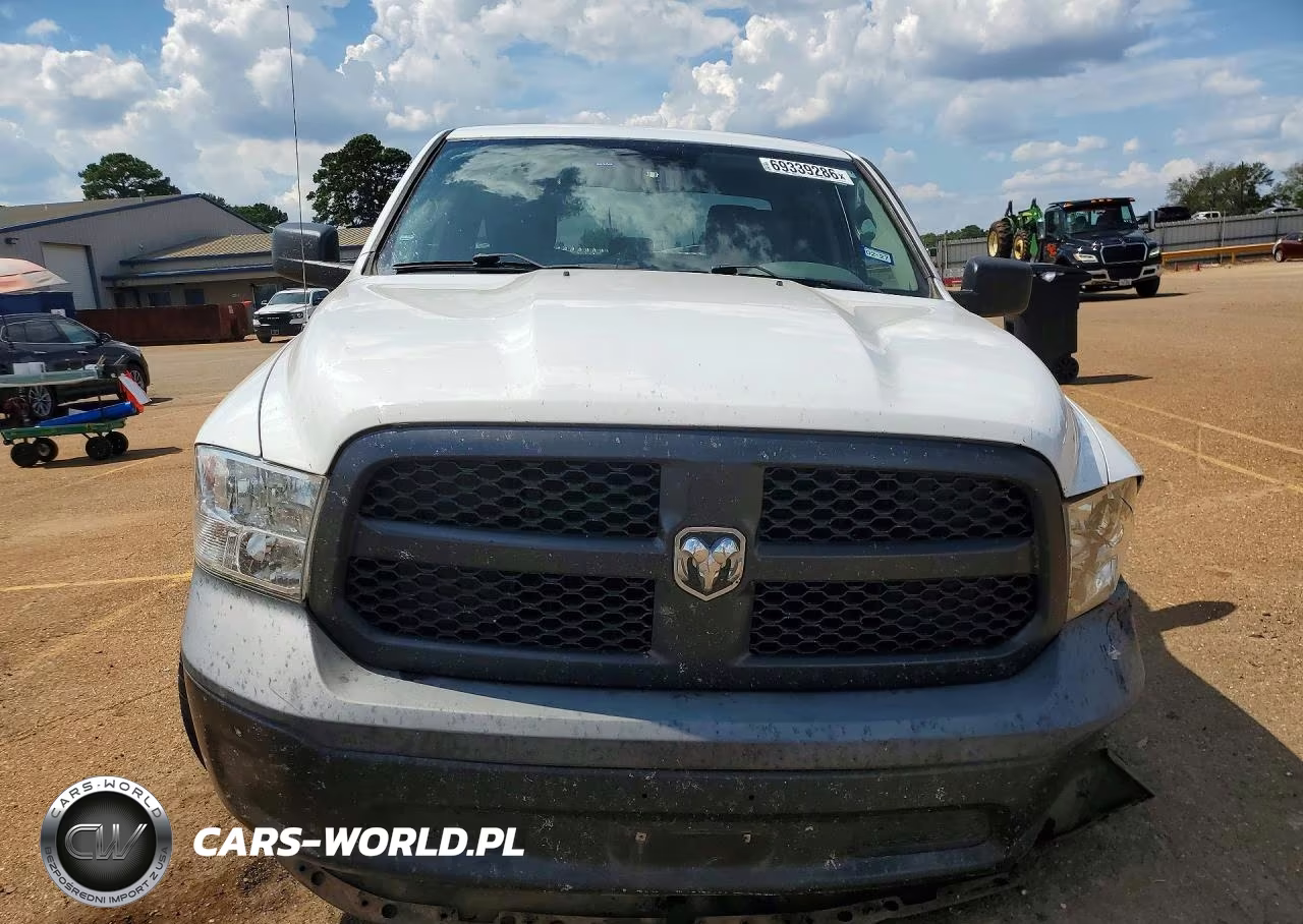 2019 Ram 1500 Classic Tradesman VIN:1C6RR6FG5KS687043 - 5