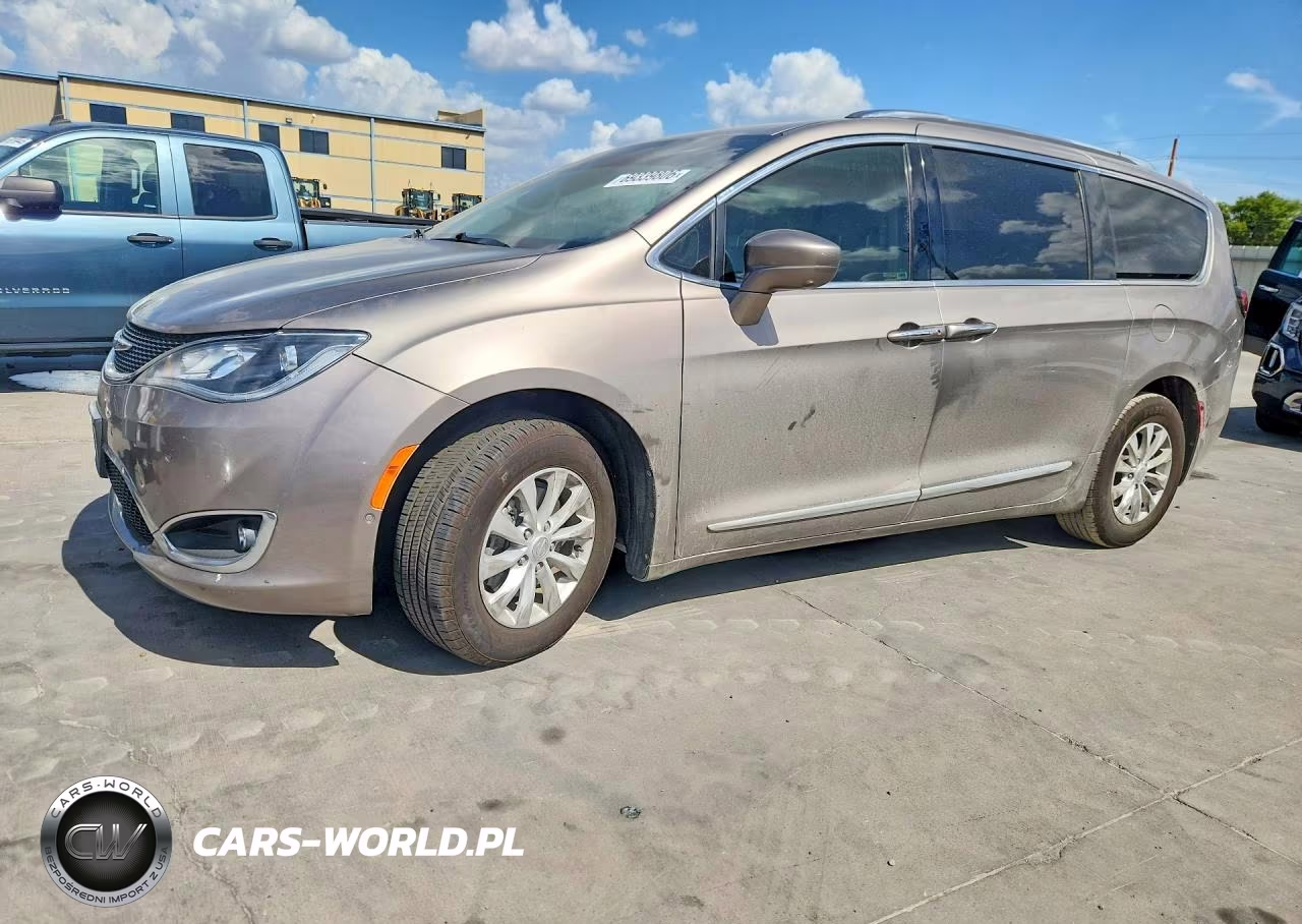 2018 Chrysler Pacifica Touring L Plus VIN:2C4RC1EG9JR139237 - 1