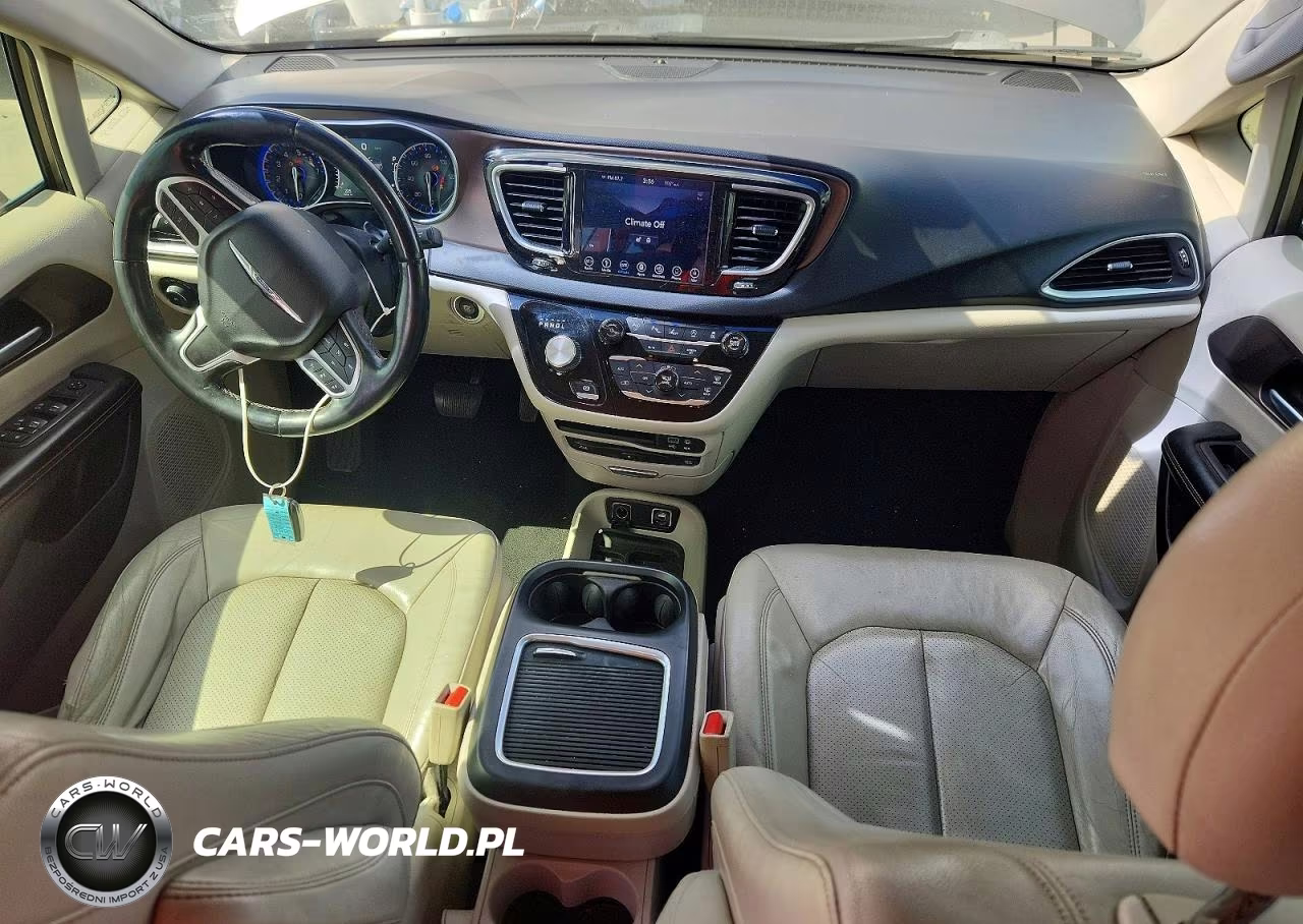 2018 Chrysler Pacifica Touring L Plus VIN:2C4RC1EG9JR139237 - 8