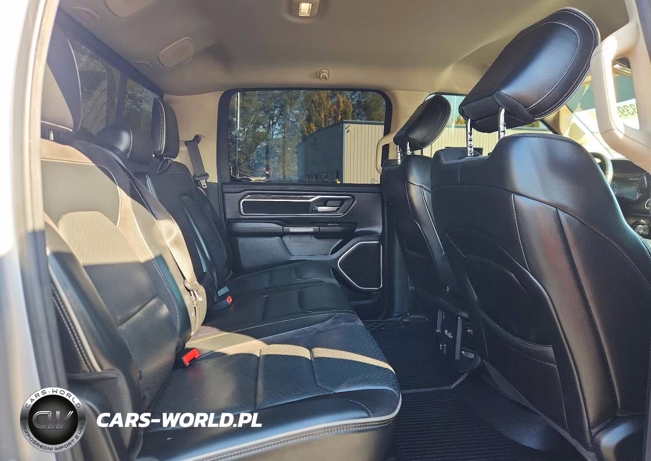 2019 Ram 1500 Laramie VIN:1C6SRFJT7KN517836 - 10