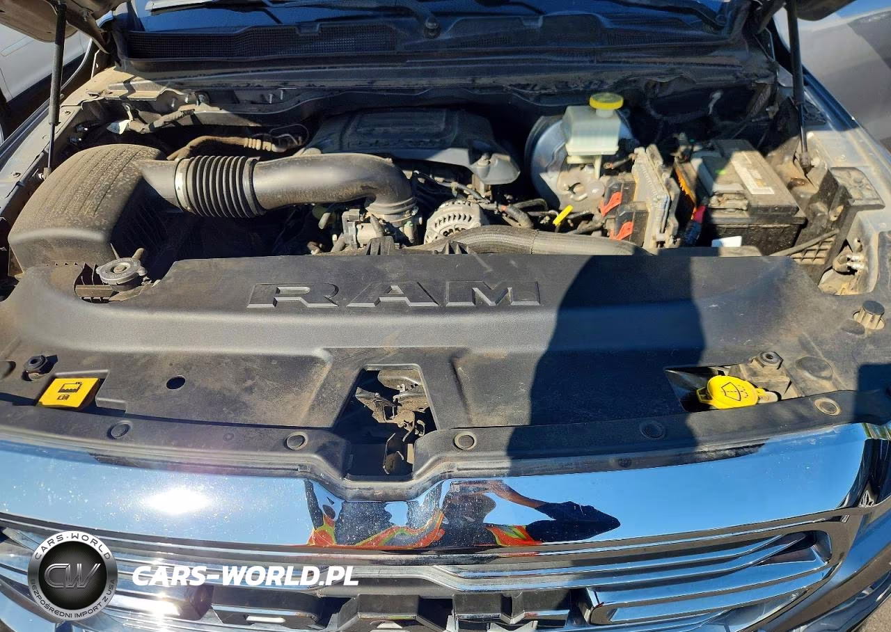 2019 Ram 1500 Laramie VIN:1C6SRFJT7KN517836 - 11