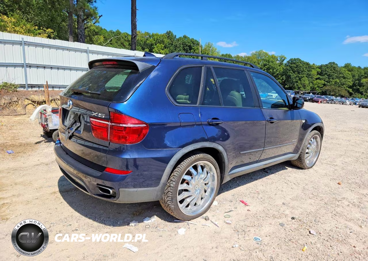 2012 BMW X5 xDrive50I VIN:5UXZV8C54CL424006 - 3