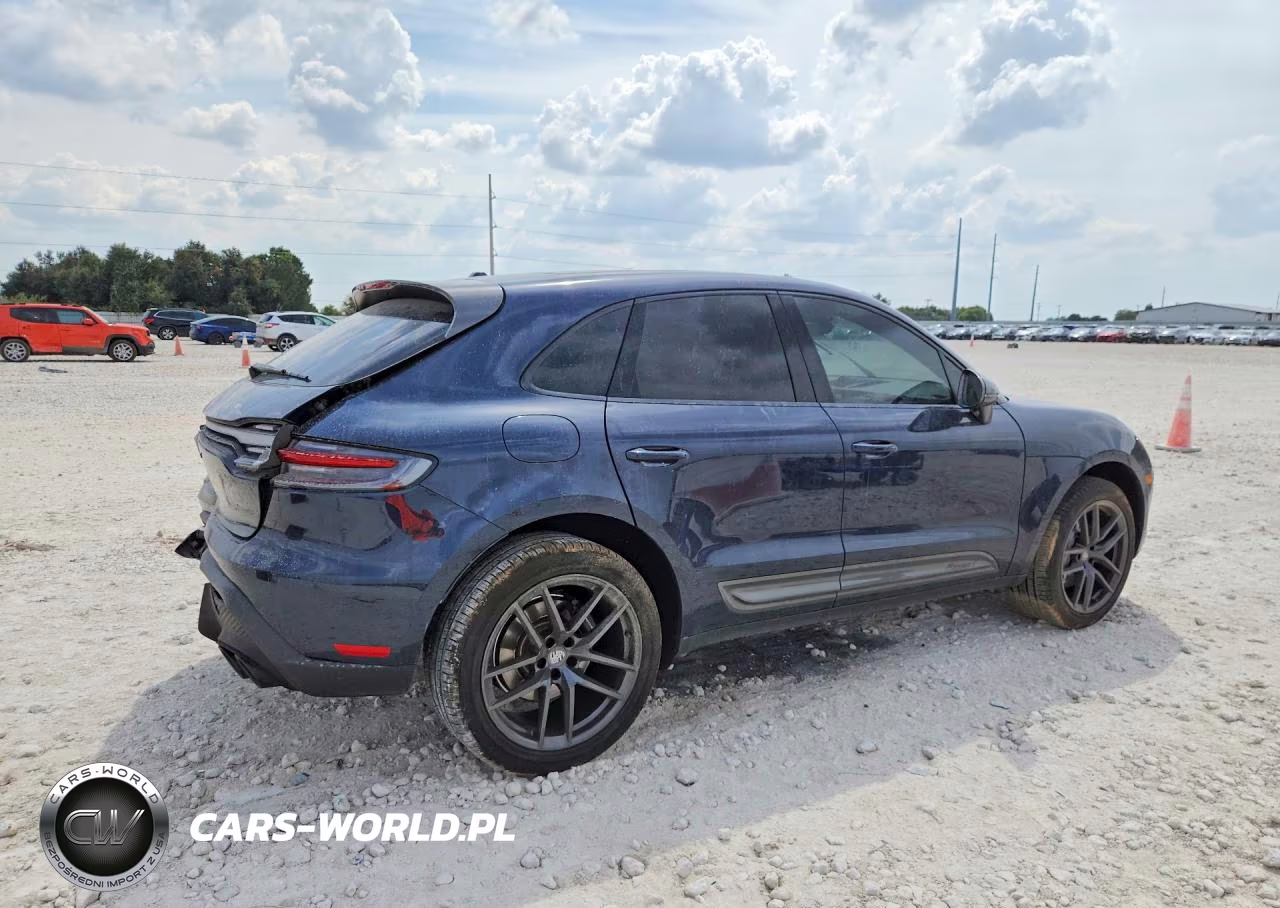 2023 Porsche Macan Base VIN:WP1AA2A54PLB03100 - 3