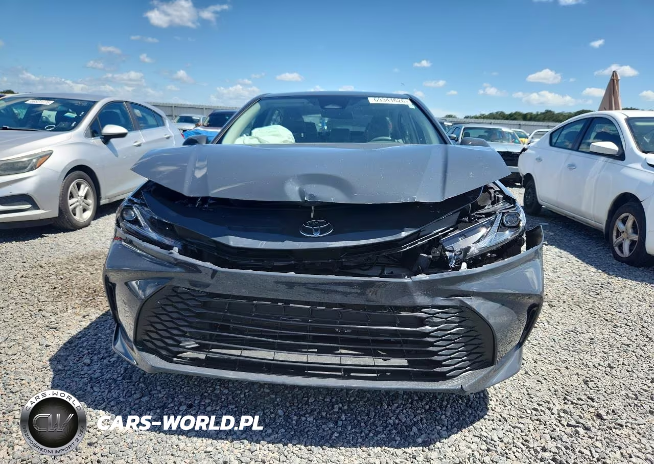 2025 Toyota Camry Le VIN:4T1DAACK9SU599117 - 5