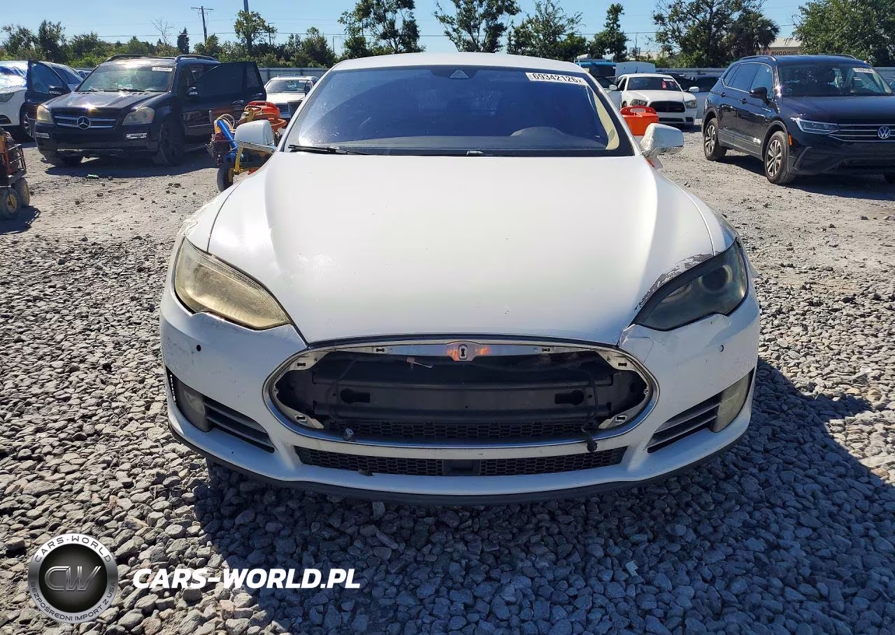 2014 Tesla Model S VIN:5YJSA1S10EFP64859 - 5