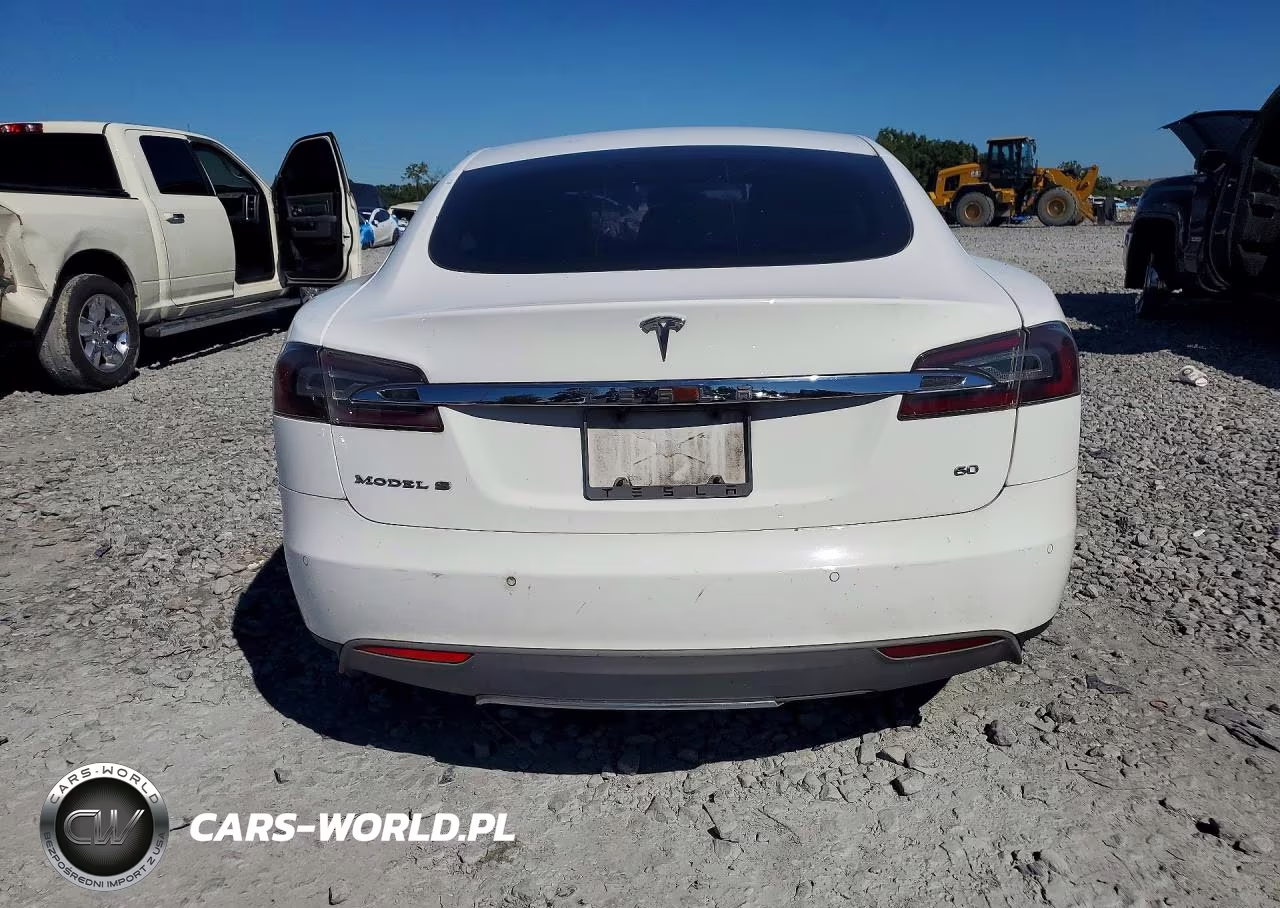 2014 Tesla Model S VIN:5YJSA1S10EFP64859 - 6