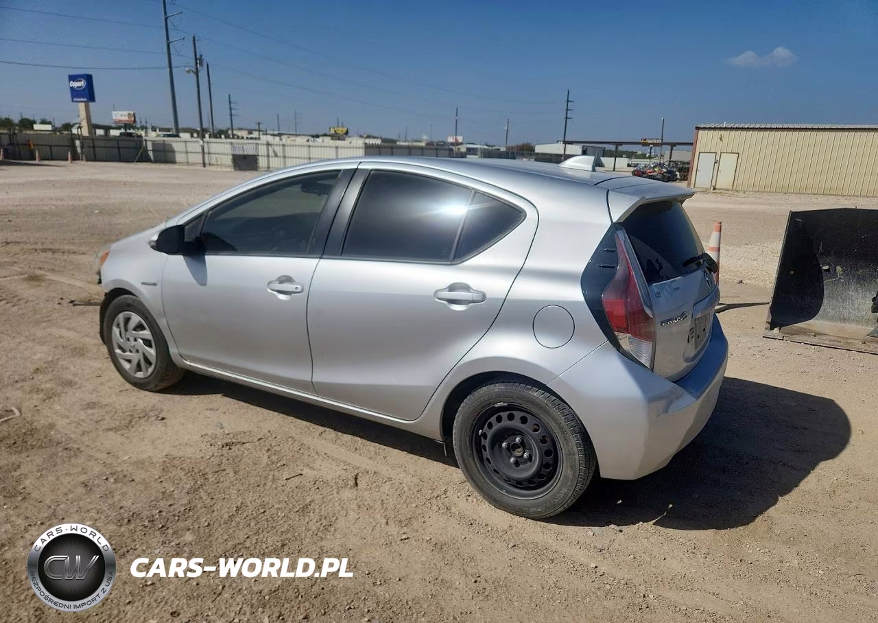 2015 Toyota Prius C Two VIN:JTDKDTB34F1584279 - 2