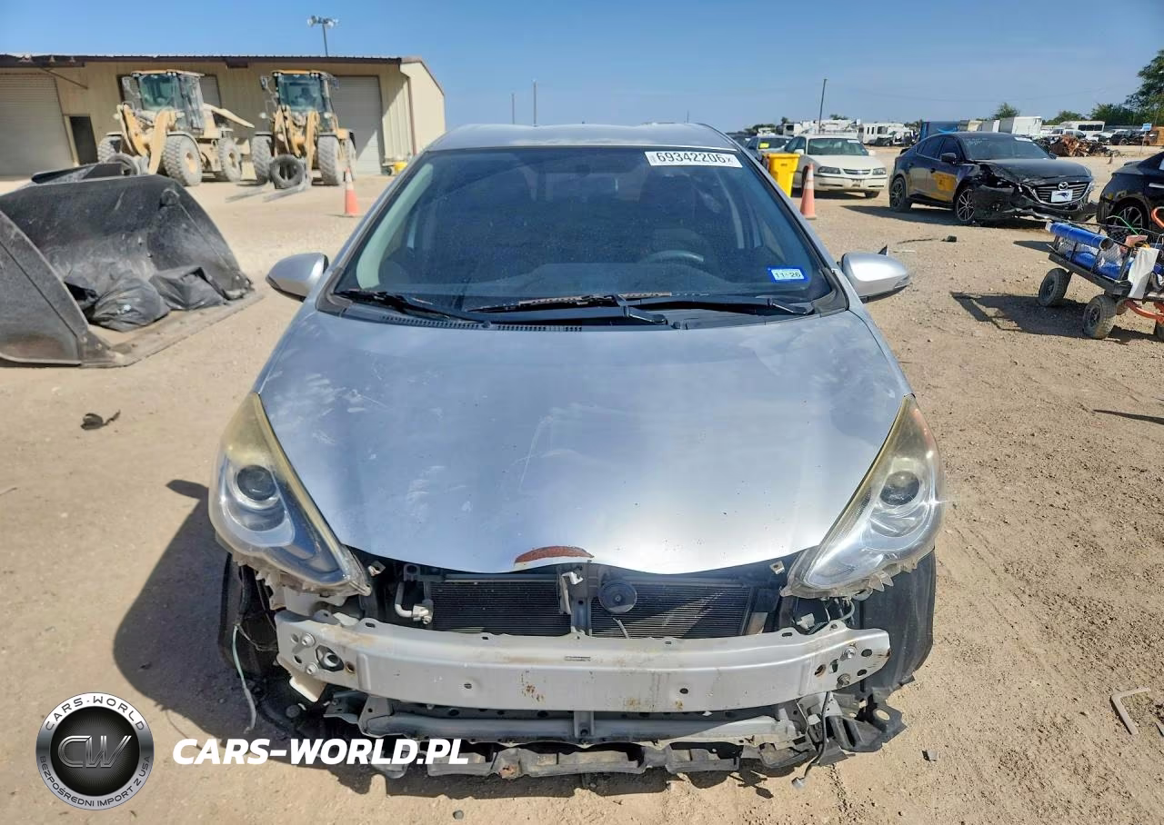2015 Toyota Prius C Two VIN:JTDKDTB34F1584279 - 5