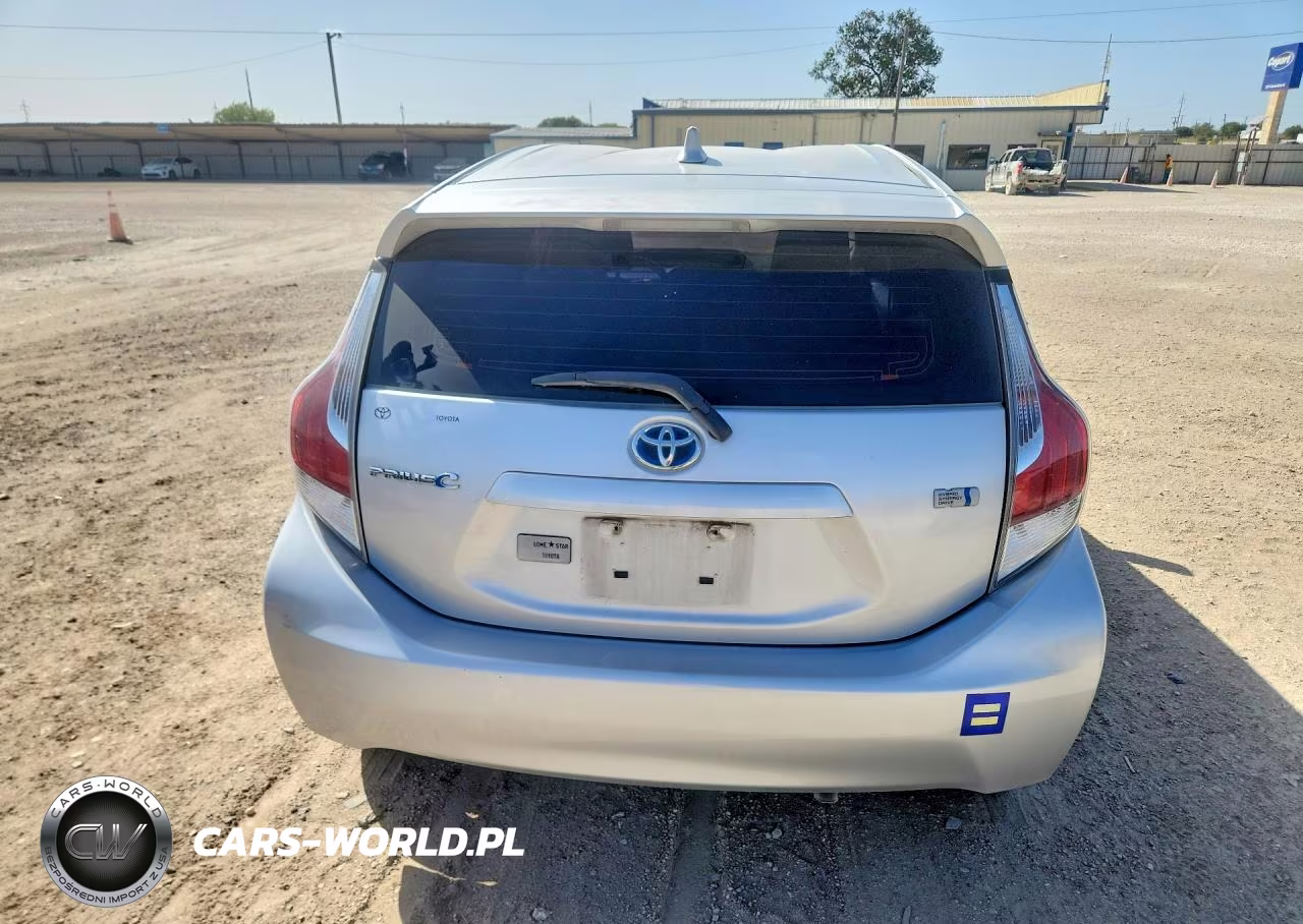 2015 Toyota Prius C Two VIN:JTDKDTB34F1584279 - 6