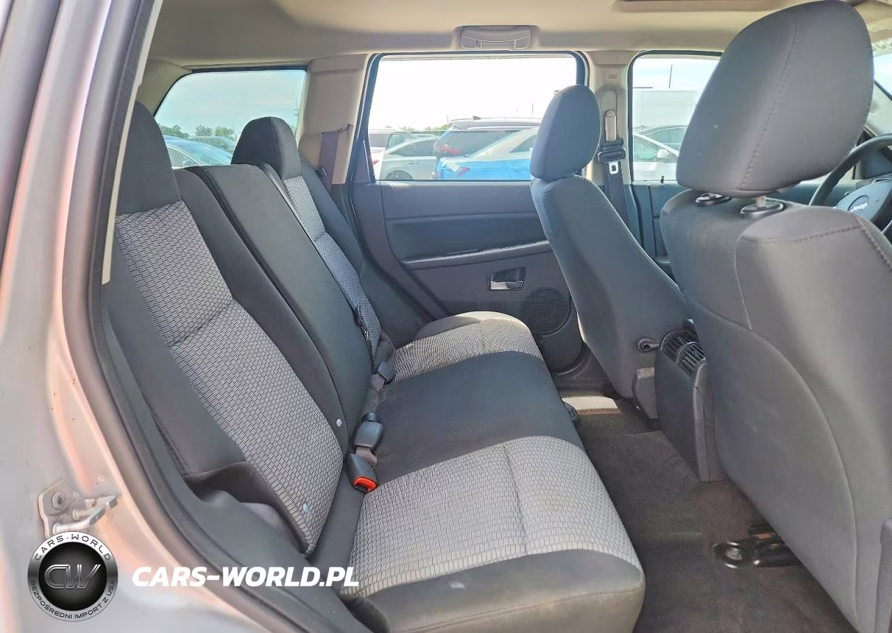 2009 Jeep Grand Cherokee Laredo VIN:1J8GR48K79C547854 - 11
