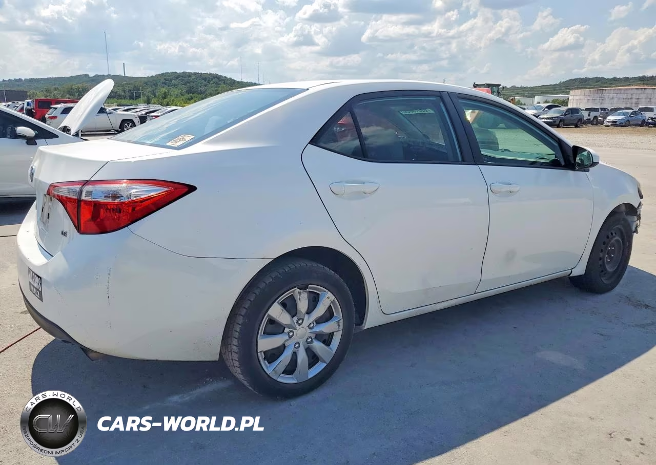 2015 Toyota Corolla Le VIN:5YFBURHE0FP306566 - 3