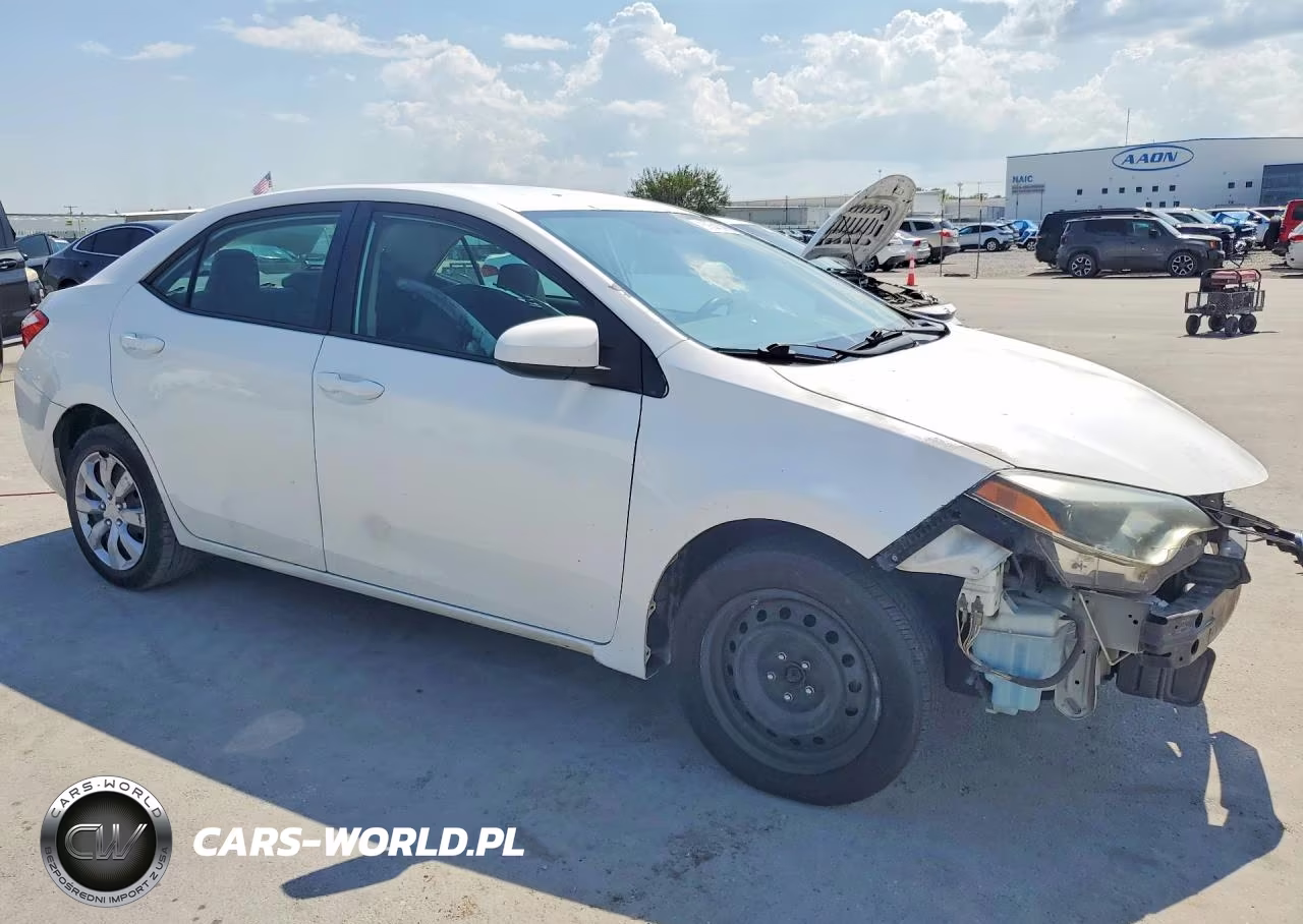 2015 Toyota Corolla Le VIN:5YFBURHE0FP306566 - 4