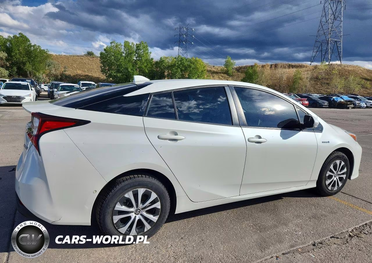 2020 Toyota Prius Le Awd-E VIN:JTDL9RFU2L3017869 - 3