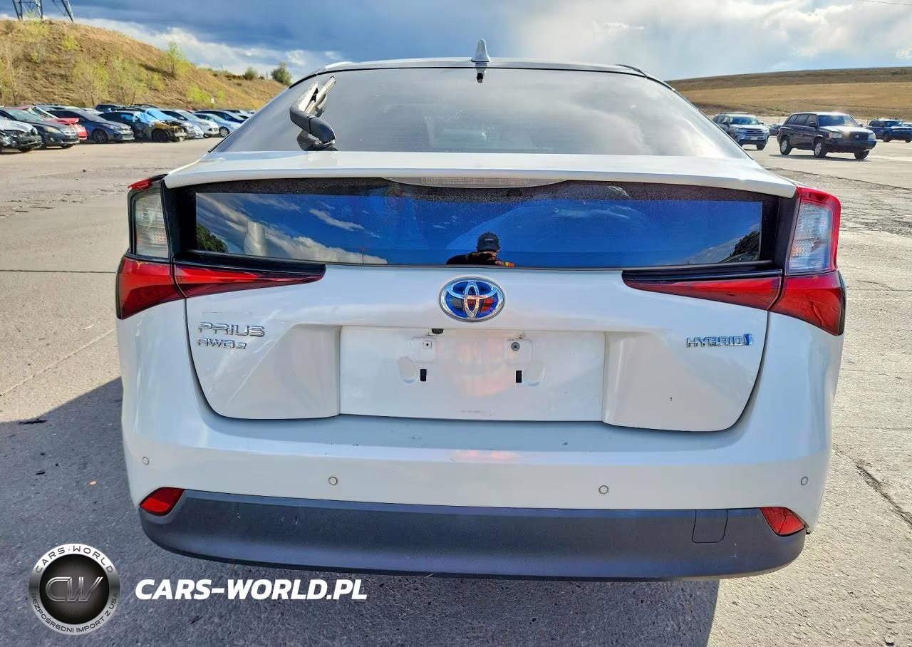2020 Toyota Prius Le Awd-E VIN:JTDL9RFU2L3017869 - 6