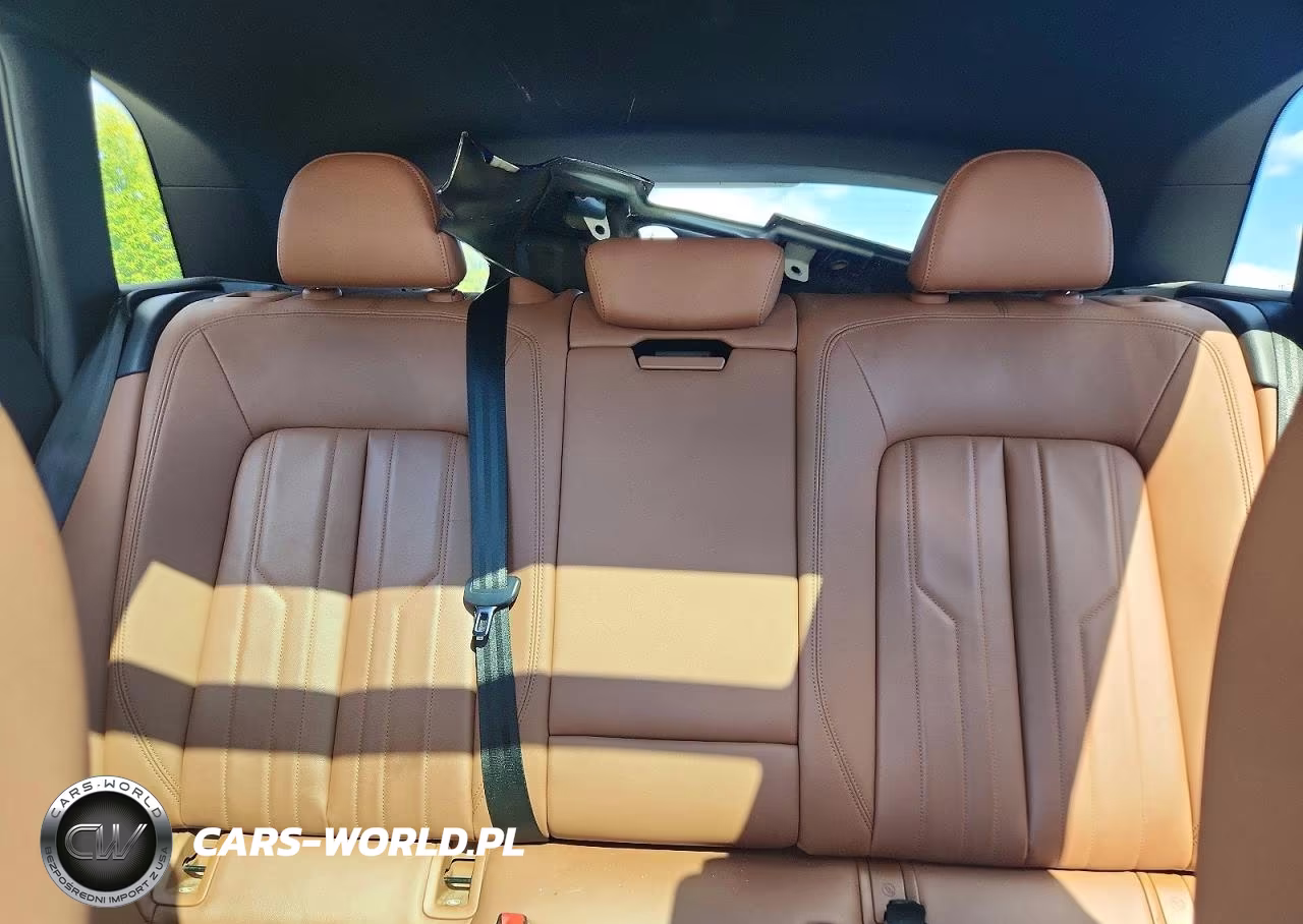 2022 Audi E-Tron Premium VIN:WA1AAAGE1NB033717 - 10