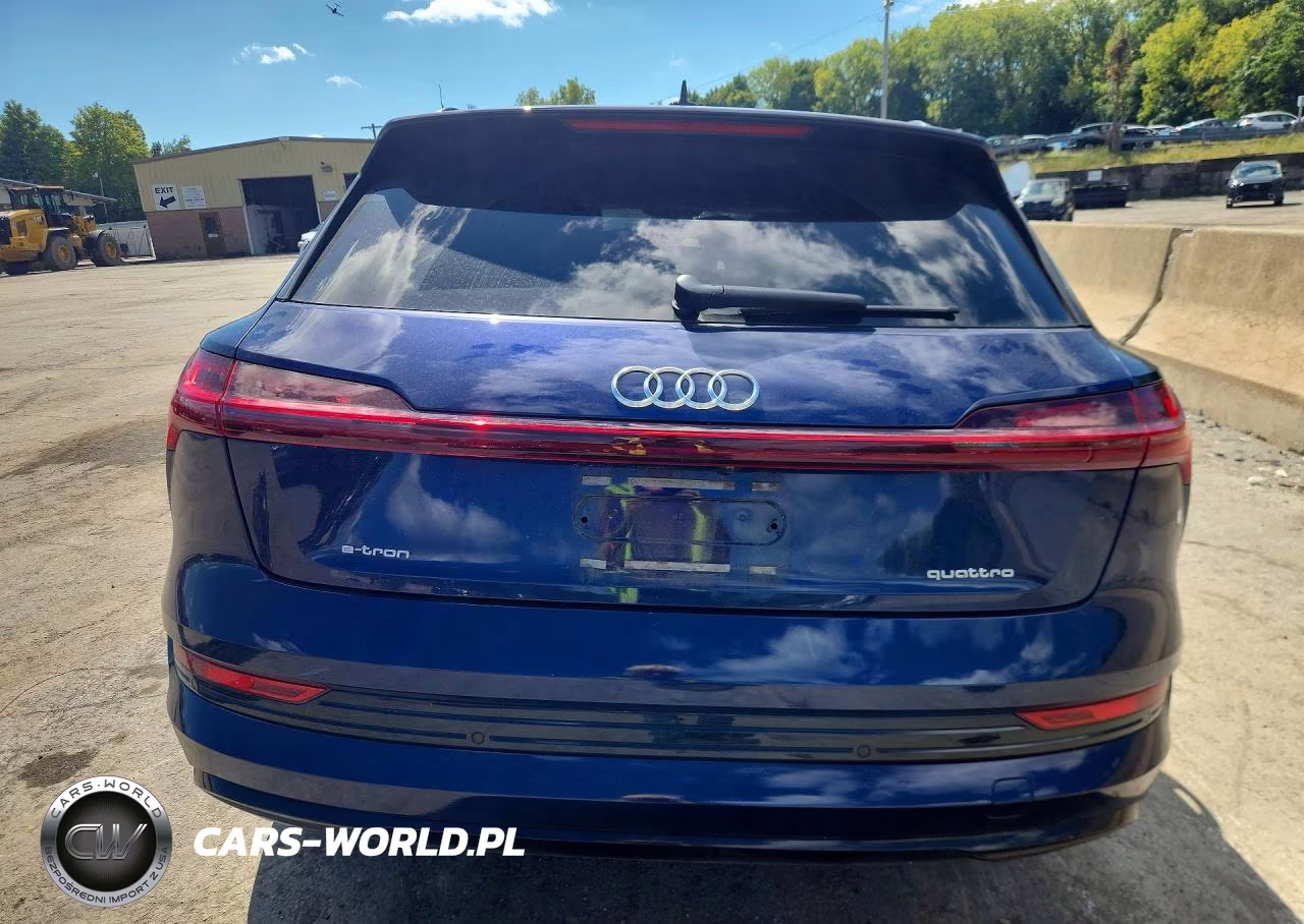 2022 Audi E-Tron Premium VIN:WA1AAAGE1NB033717 - 6