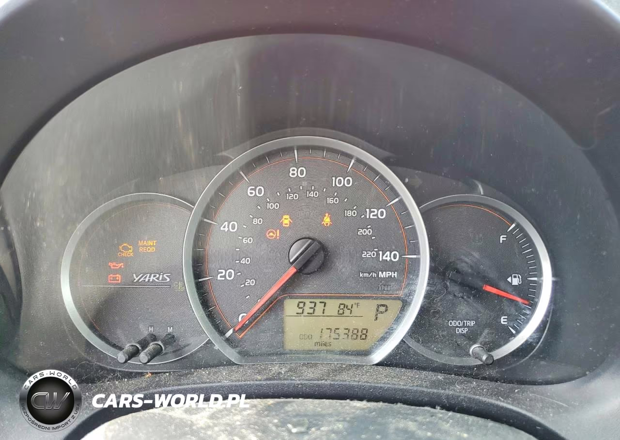 2013 Toyota Yaris 5-Door L VIN:JTDKTUD38DD550685 - 9