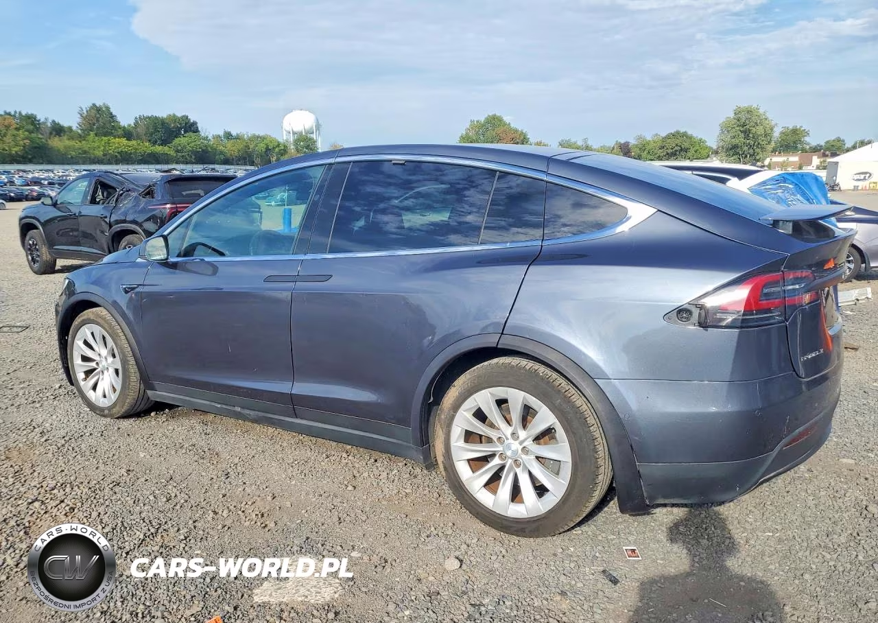 2018 Tesla Model X VIN:5YJXCAE22JF138308 - 2