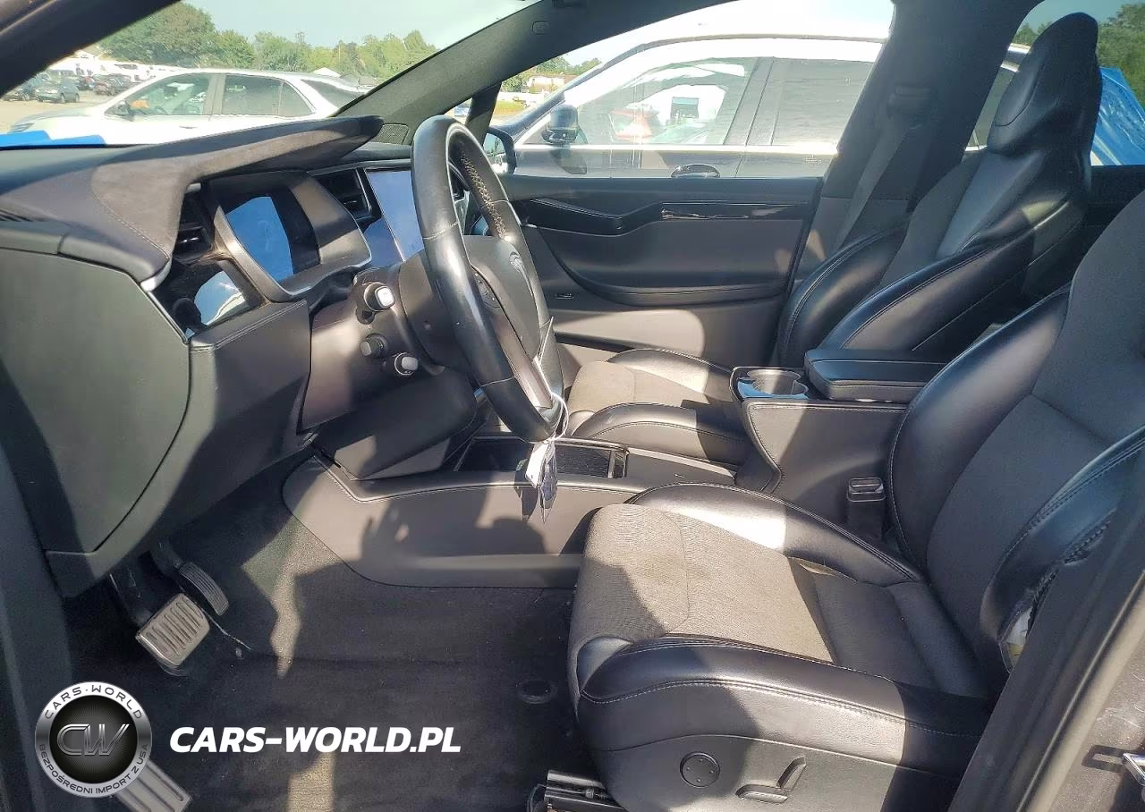 2018 Tesla Model X VIN:5YJXCAE22JF138308 - 7