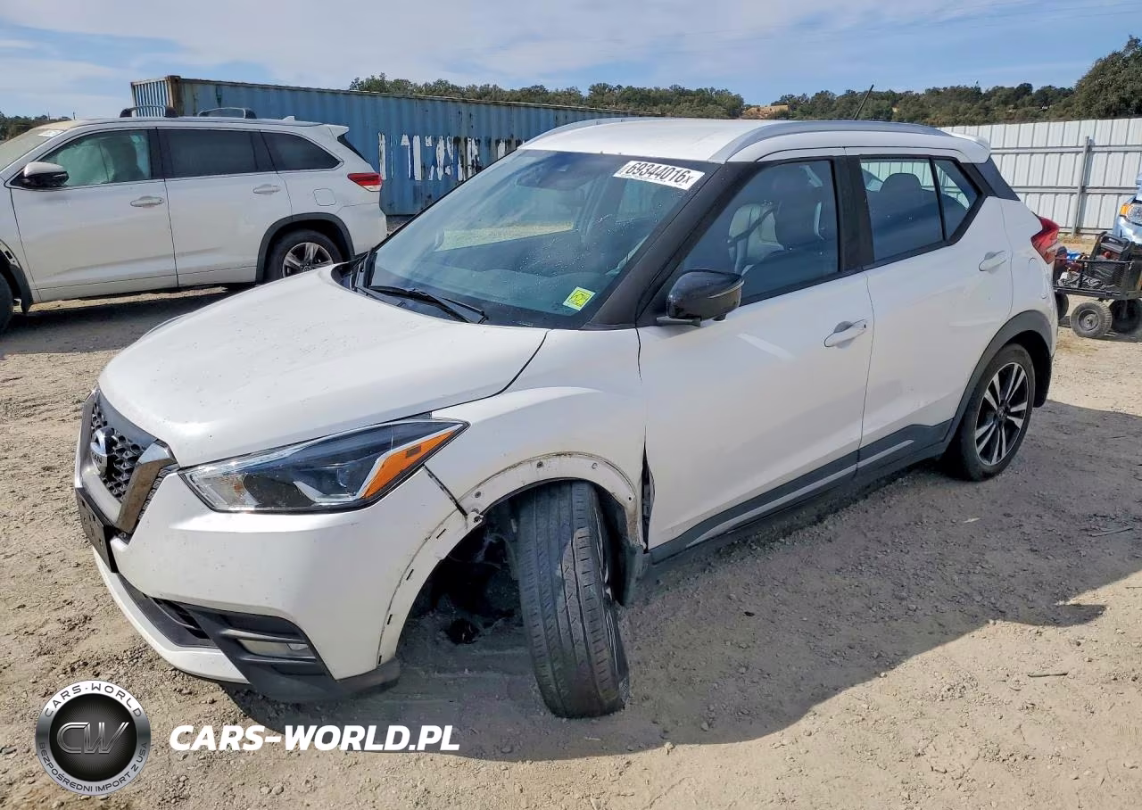 2020 Nissan Kicks Sr