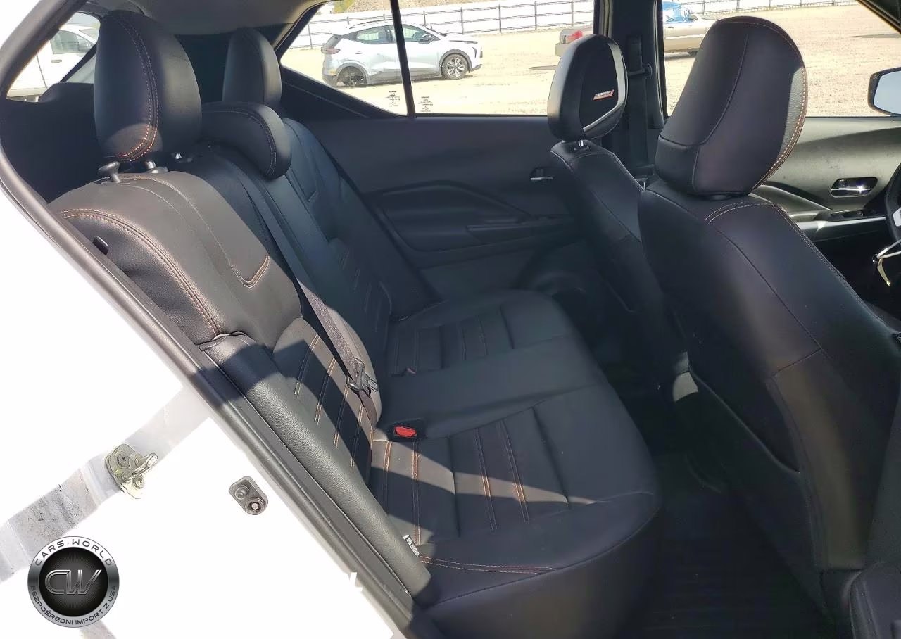 2020 Nissan Kicks Sr VIN:3N1CP5DV7LL521397 - 10