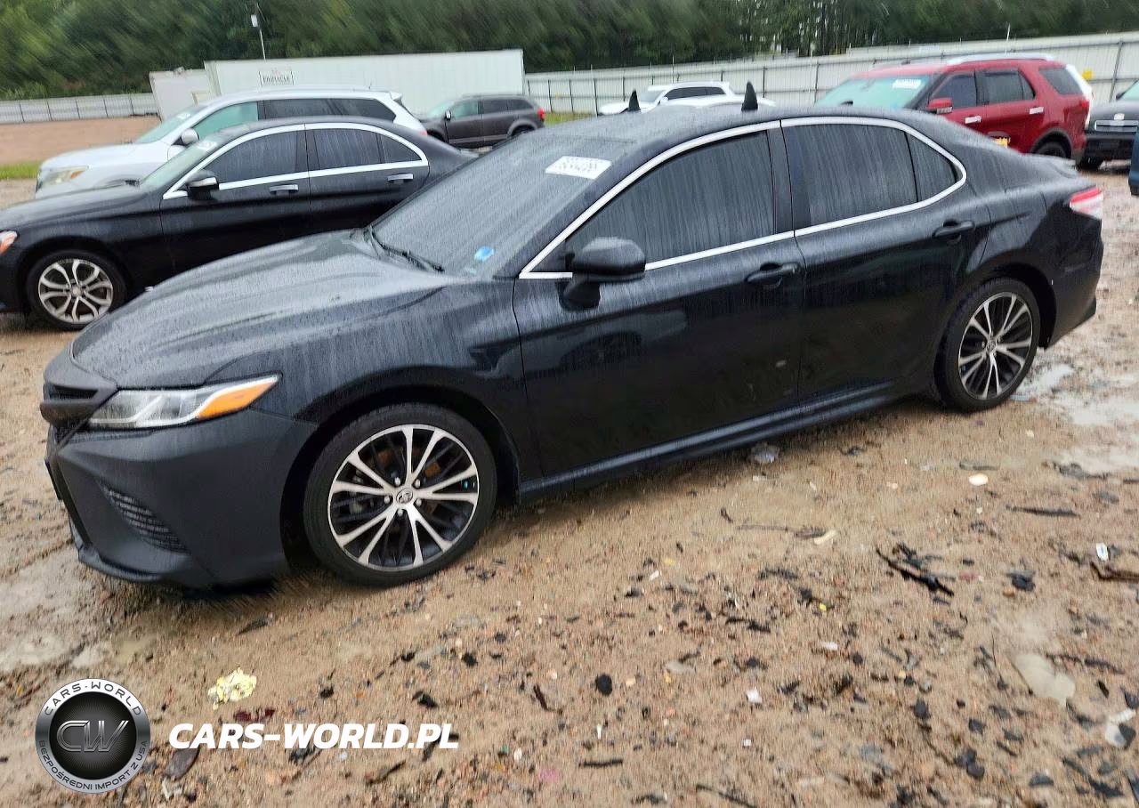 2020 Toyota Camry Se – zdjęcie 1 z 12