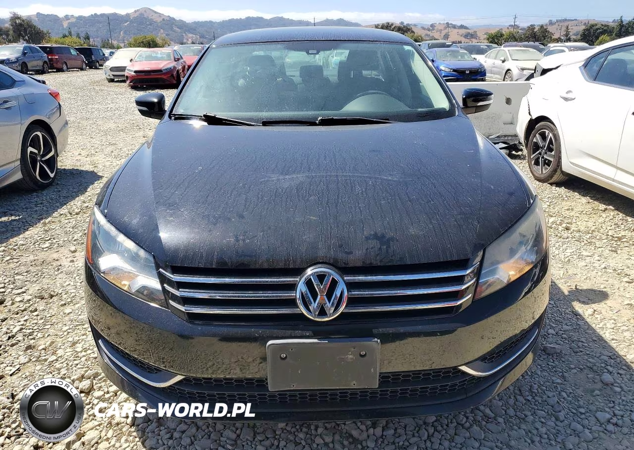 2015 Volkswagen Passat S VIN:1VWAT7A31FC075940 - 5