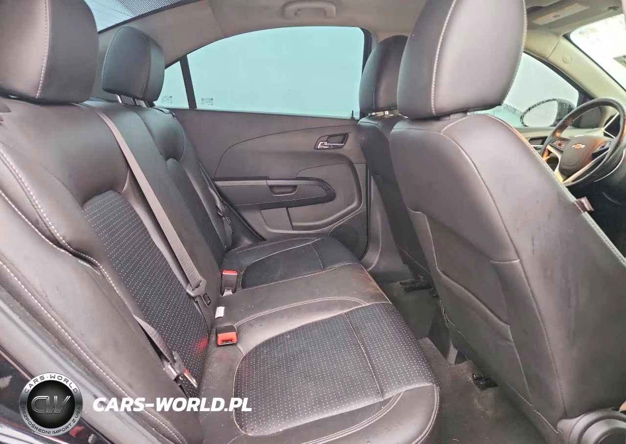 2019 Chevrolet Sonic Premier VIN:1G1JF5SB9K4121273 - 10