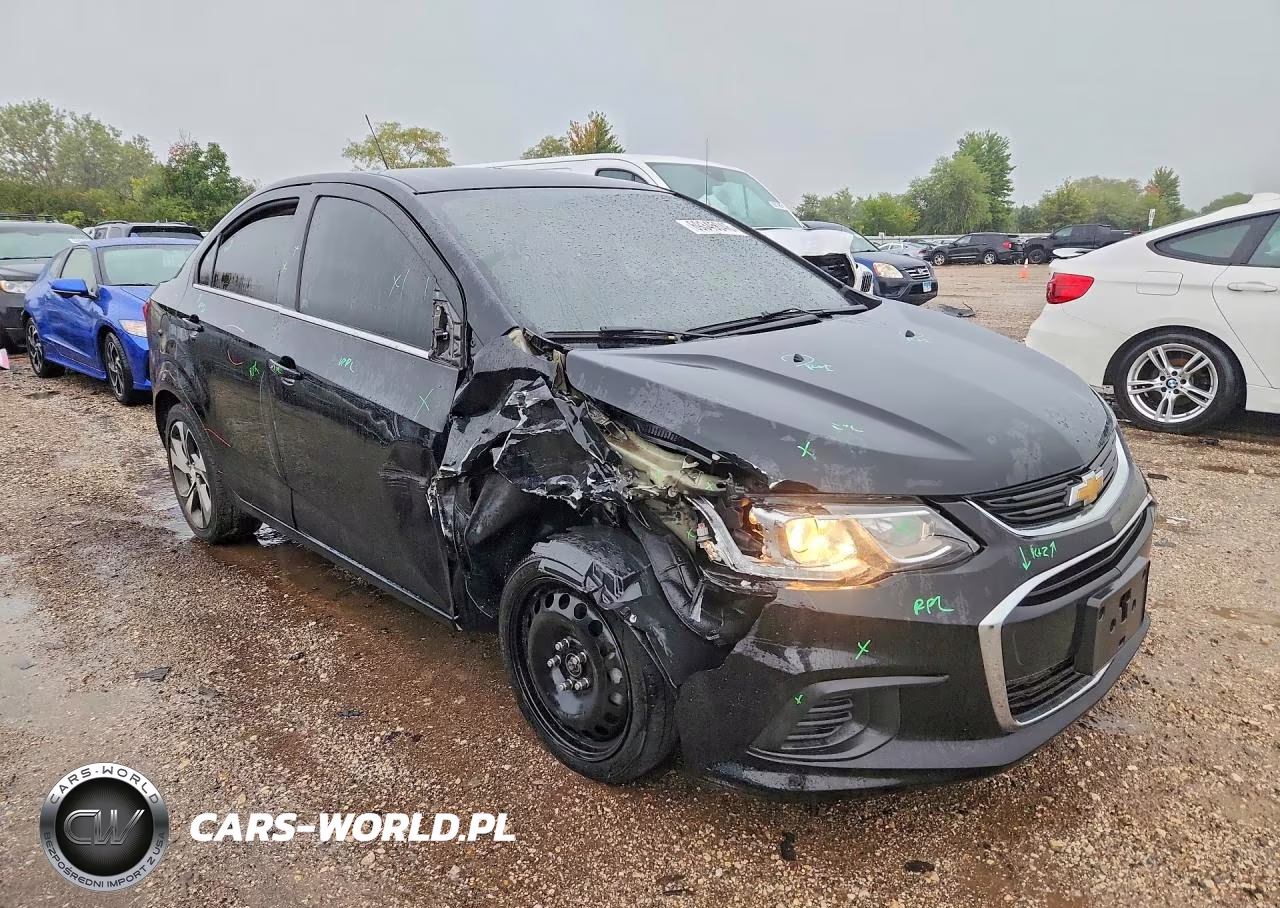 2019 Chevrolet Sonic Premier VIN:1G1JF5SB9K4121273 - 4
