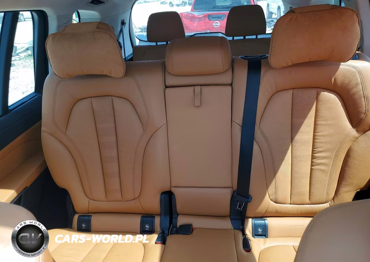 2019 BMW X7 xDrive40I VIN:5UXCW2C54KL086993 - 10