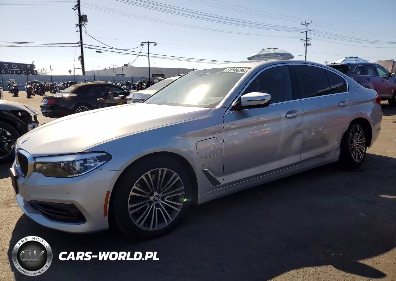 2019 BMW 530E