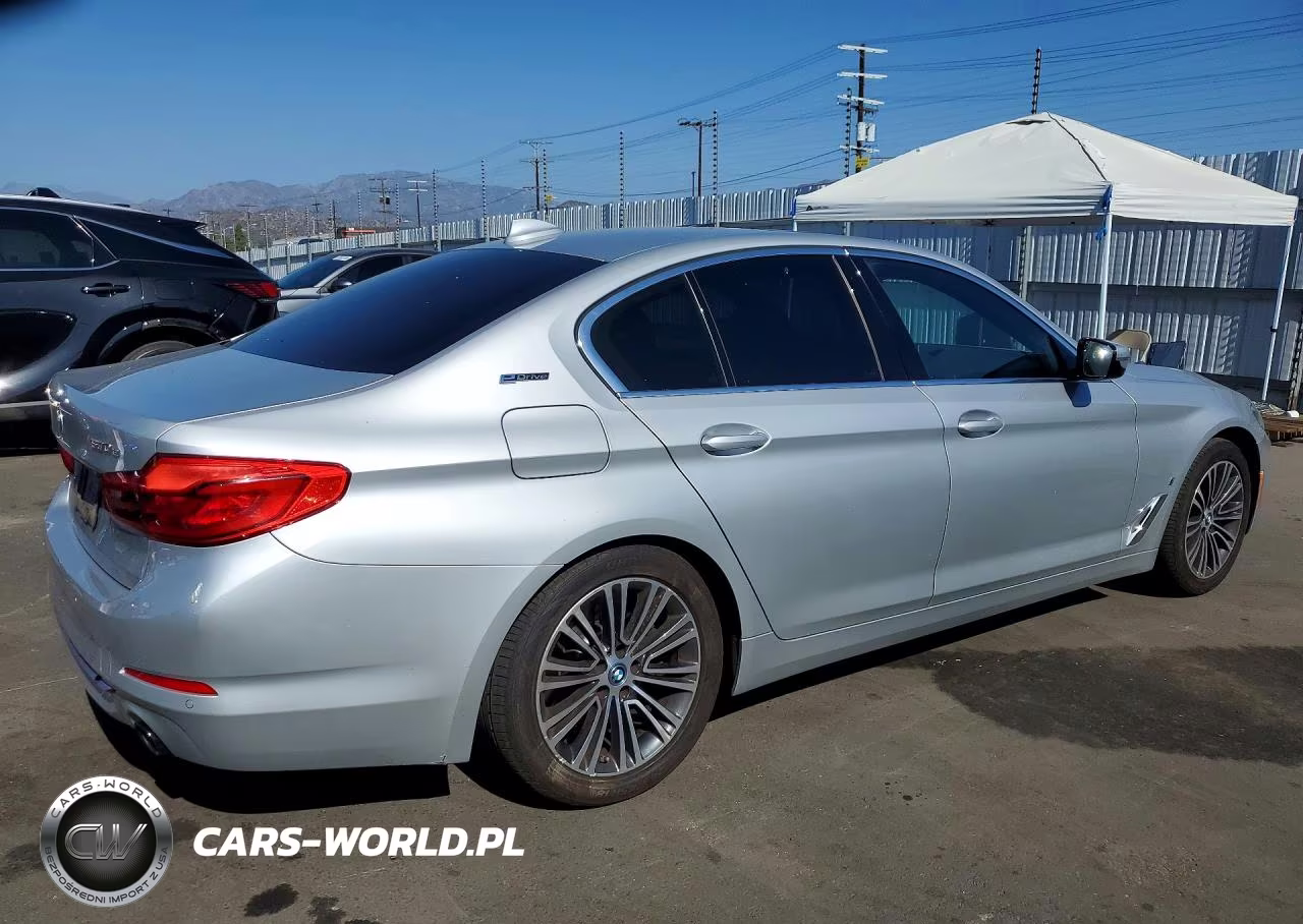 2019 BMW 530E VIN:WBAJA9C58KB399581 - 3
