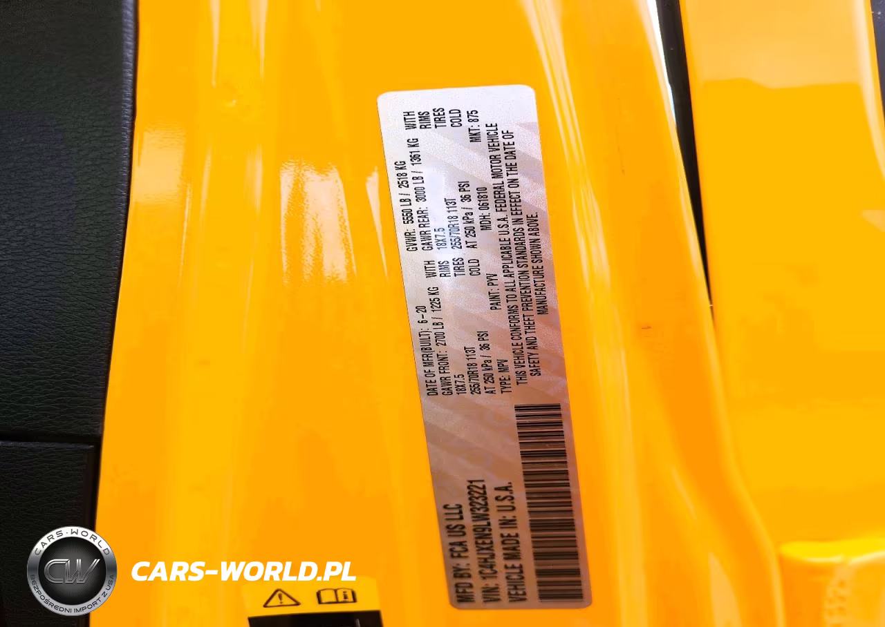 2020 Jeep Wrangler Unlimited Sahara VIN:1C4HJXEN9LW323221 - 13