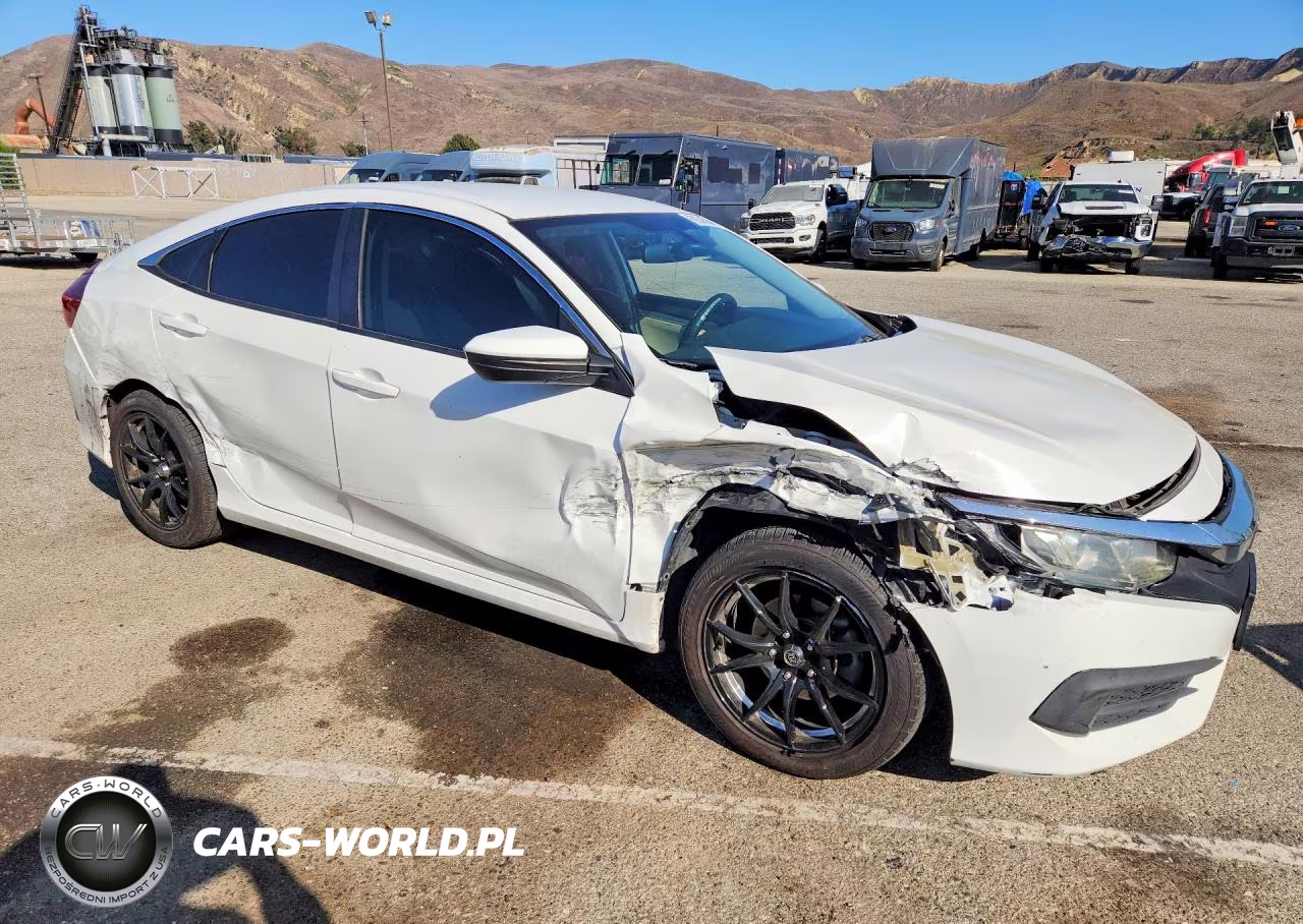 2018 Honda Civic Lx VIN:2HGFC2F53JH555880 - 4