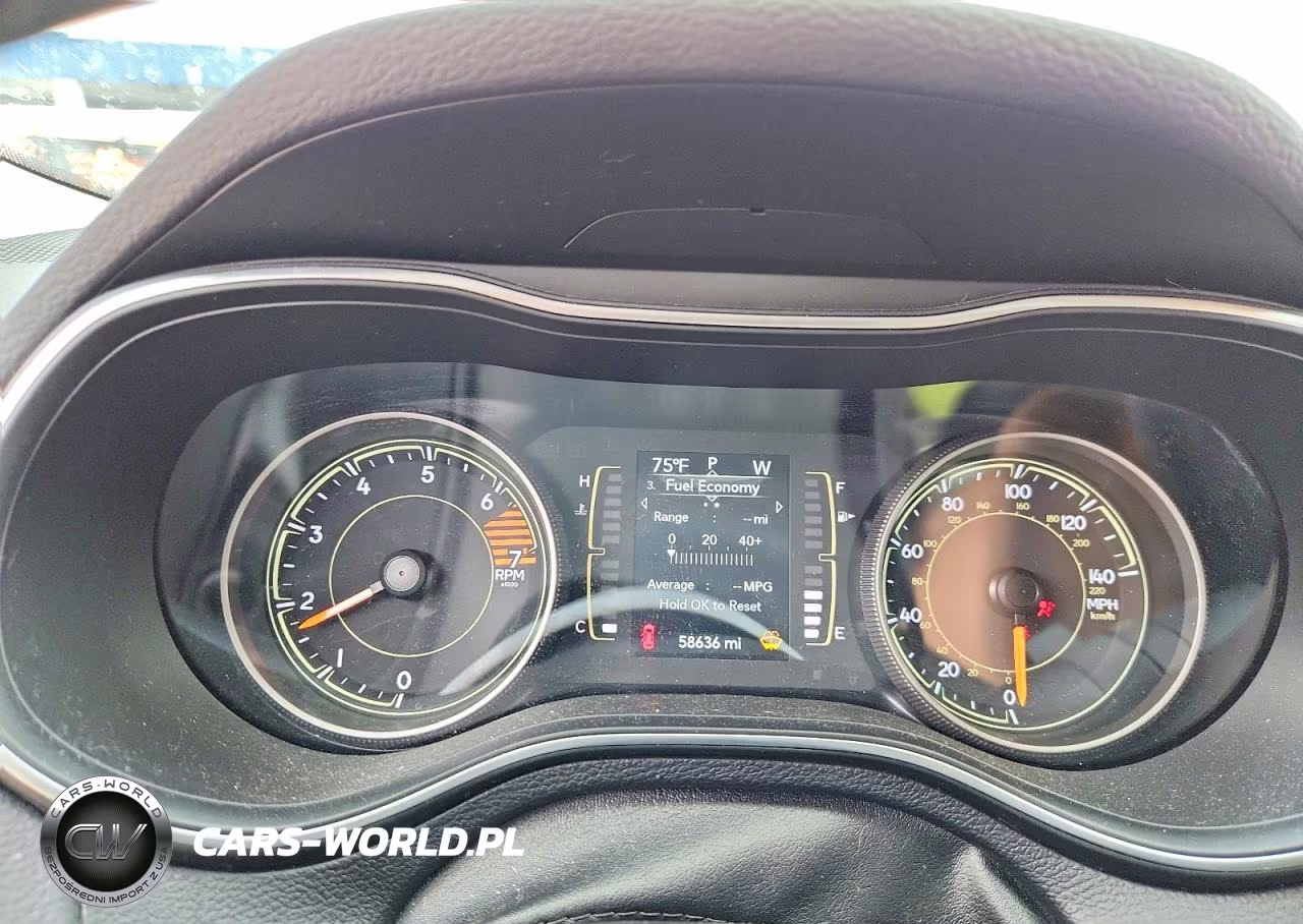 2020 Jeep Cherokee Latitude Plus VIN:1C4PJMLB1LD534024 - 9