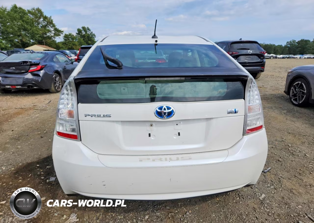 2011 Toyota Prius Two VIN:JTDKN3DU7B5343015 - 6