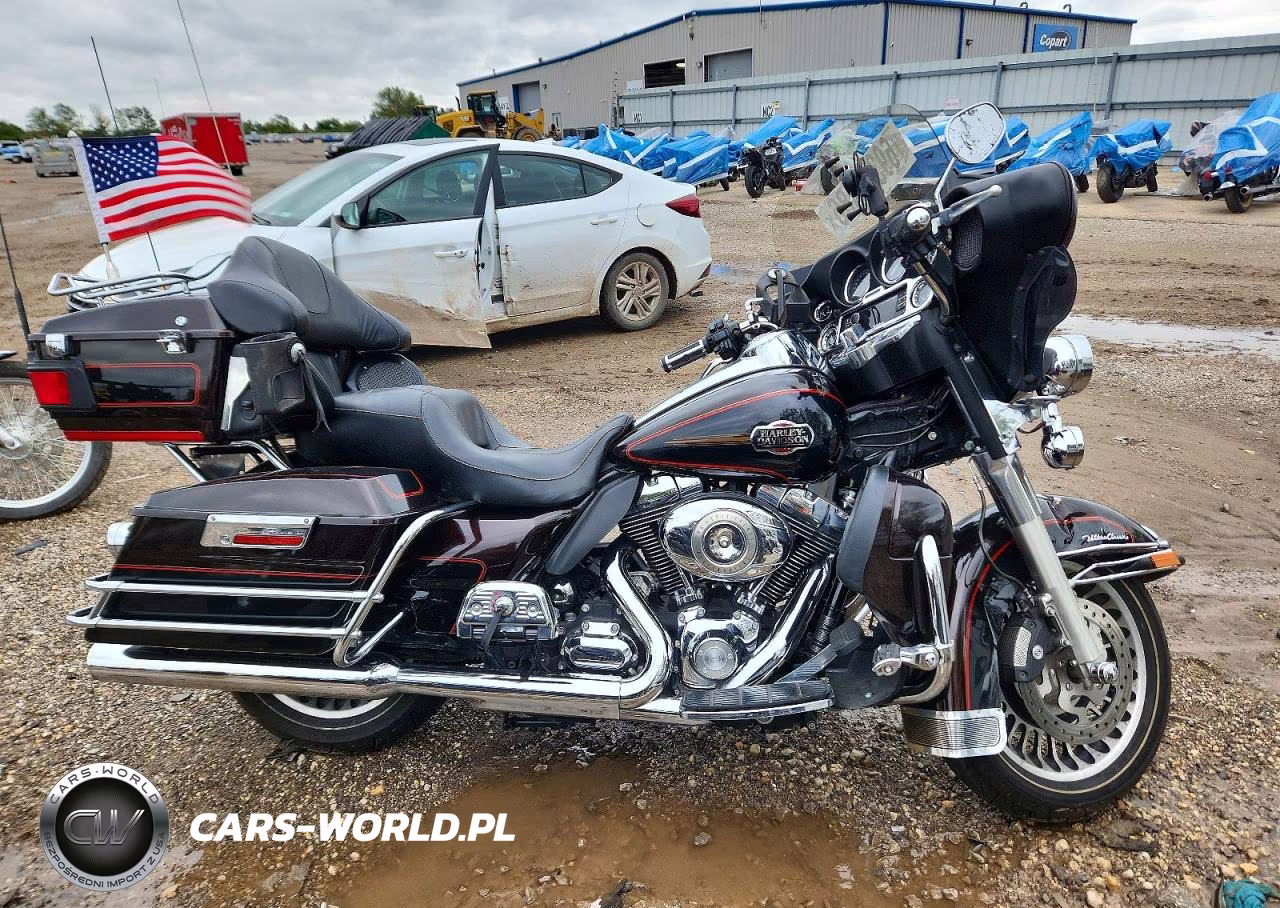 2011 Harley-Davidson Flhtcu VIN:1HD1FC415BB667613 - 1