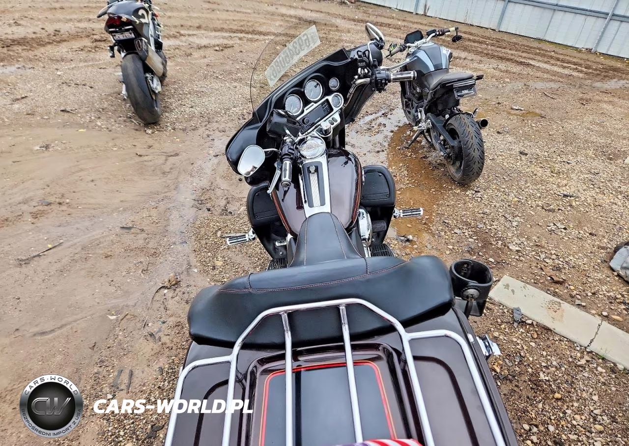 2011 Harley-Davidson Flhtcu VIN:1HD1FC415BB667613 - 6