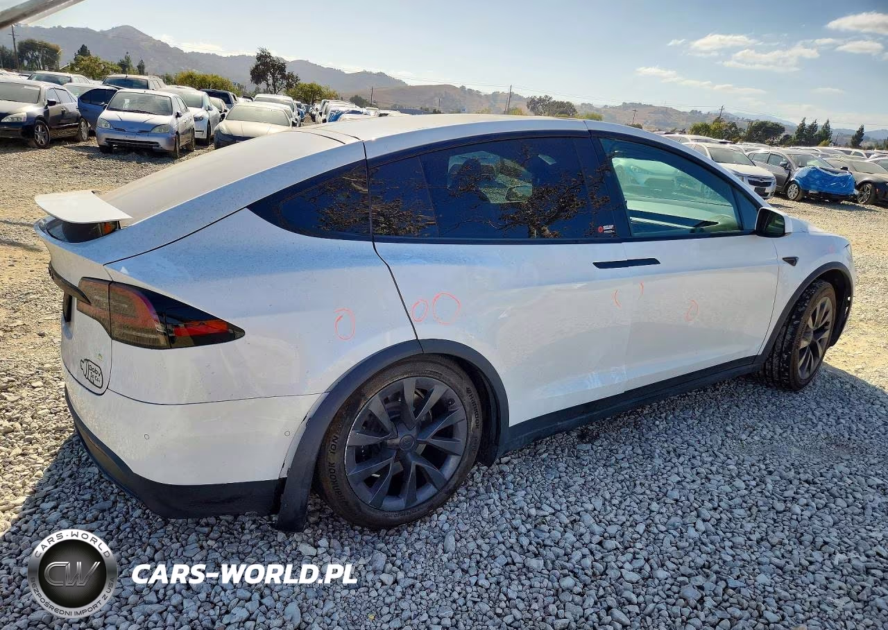 2022 Tesla Model X VIN:7SAXCDE52NF351358 - 3