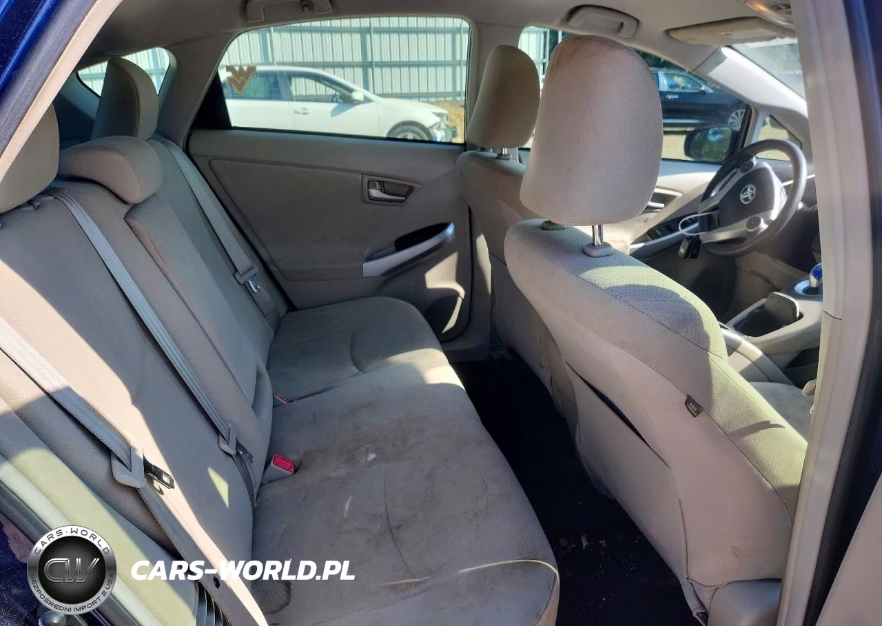2013 Toyota Prius Two VIN:JTDKN3DU4D1731457 - 10