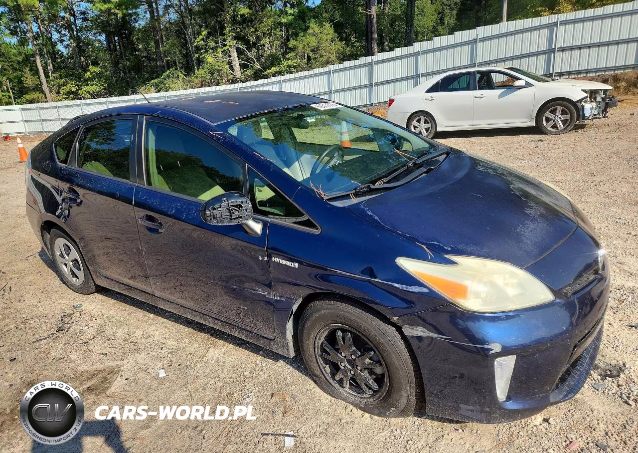2013 Toyota Prius Two VIN:JTDKN3DU4D1731457 - 4